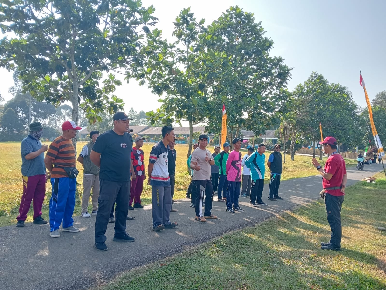 Semangat Menyambut HUT ke-81 RI, Ustadz, Ustadzah, dan Staf PP Dempo Darul Muttaqien Intensif Berlatih PBB untuk Lomba Tingkat Kota Pagar Alam