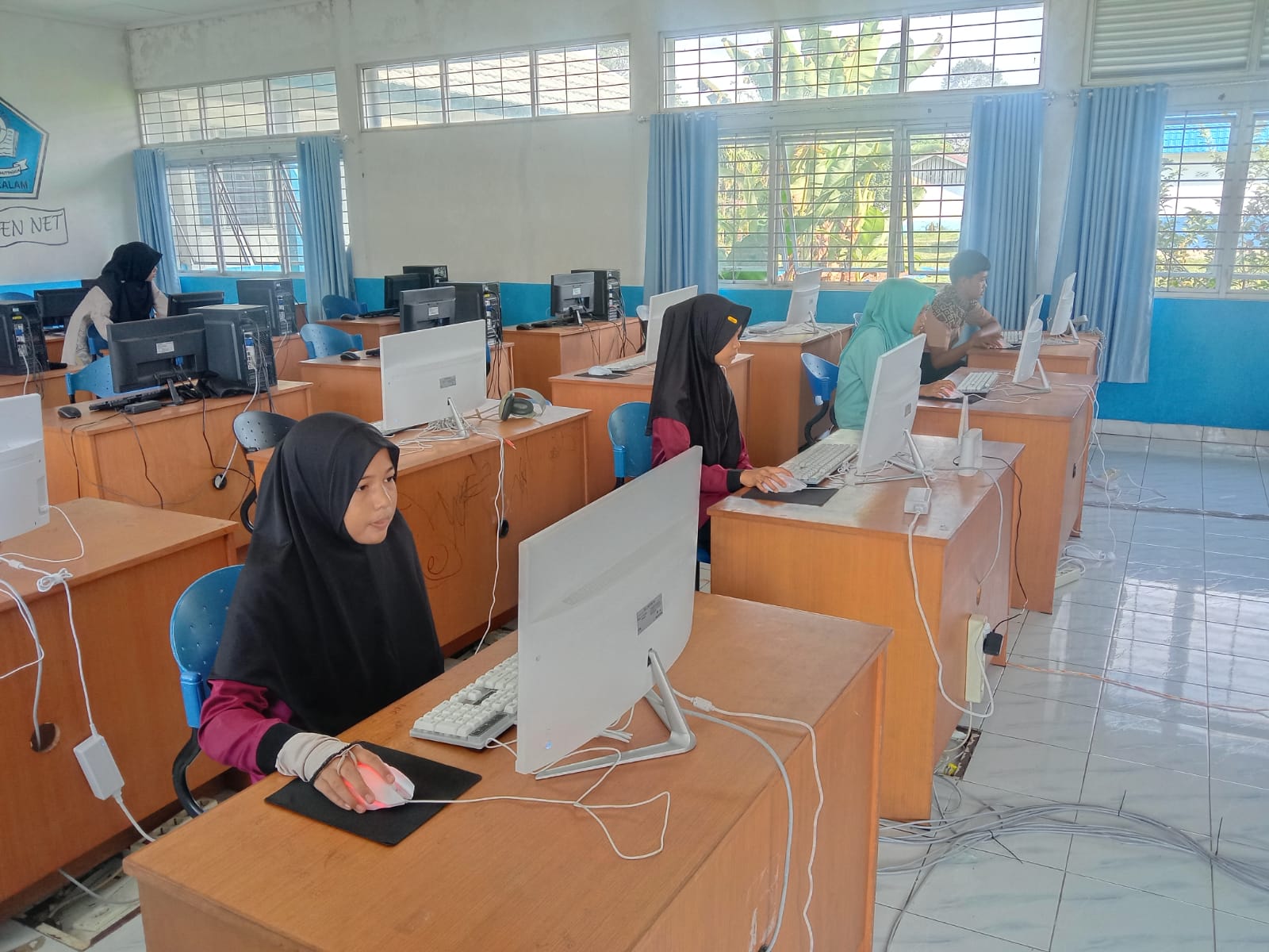 TES TERTULIS DAN WAWANCARA CALON SANTRI BARU MTS, SMP BP IBNU SINA, DAN MA DEMPO DARUL MUTTAQIEN
