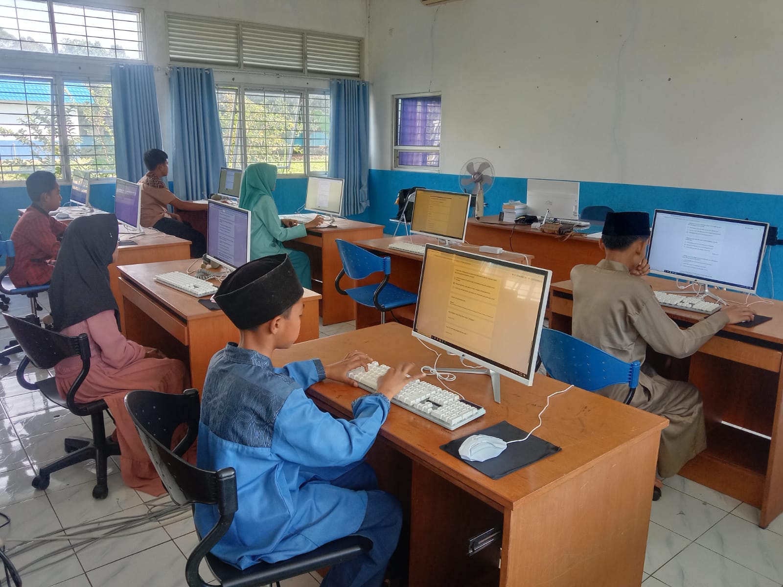 TES TERTULIS DAN WAWANCARA CALON SANTRI BARU MTS, SMP BP IBNU SINA, DAN MA DEMPO DARUL MUTTAQIEN