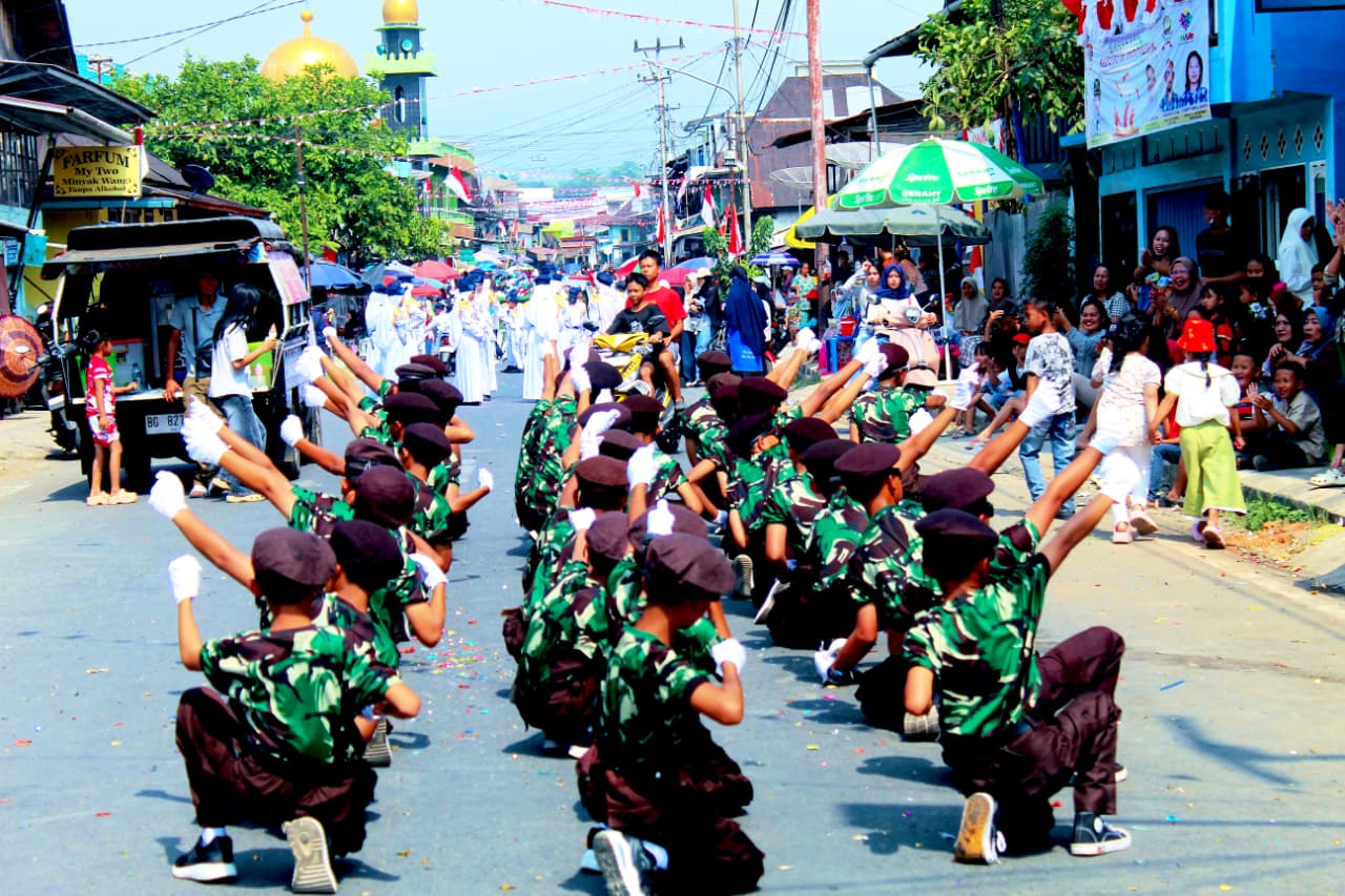 Semangat Kemerdekaan Membara! MTs Dempo Darul Muttaqien Tampil dalam Lomba Baris-Berbaris Tingkat Kota Pagar Alam