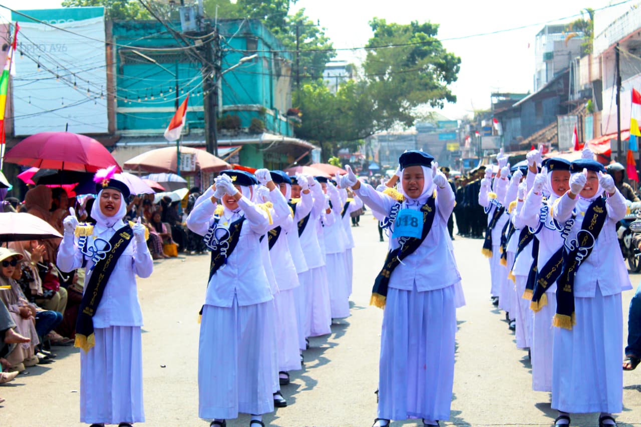 Semangat Kemerdekaan Membara! MTs Dempo Darul Muttaqien Tampil dalam Lomba Baris-Berbaris Tingkat Kota Pagar Alam